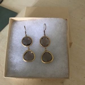 Drop stone earrings